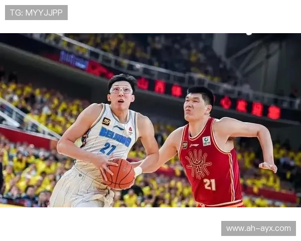 训练冲突！队内两球员激烈对抗引发争议